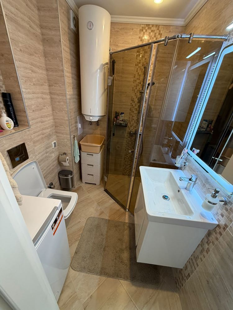 Luxusní byt s jednou ložnicí a výhledem na moře ve Sveti Vlas – stylová nemovitost pro skutečné pohodlí