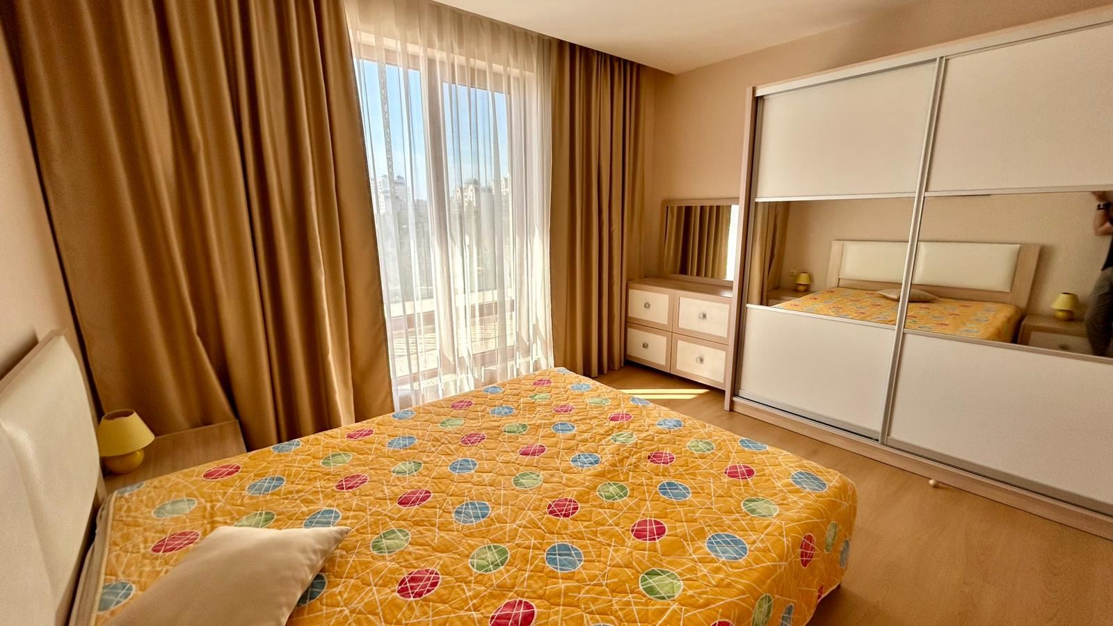 Sveti Vlas – apartmán se třemi ložnicemi s přímým panoramatickým výhledem na moře v komplexu na první linii