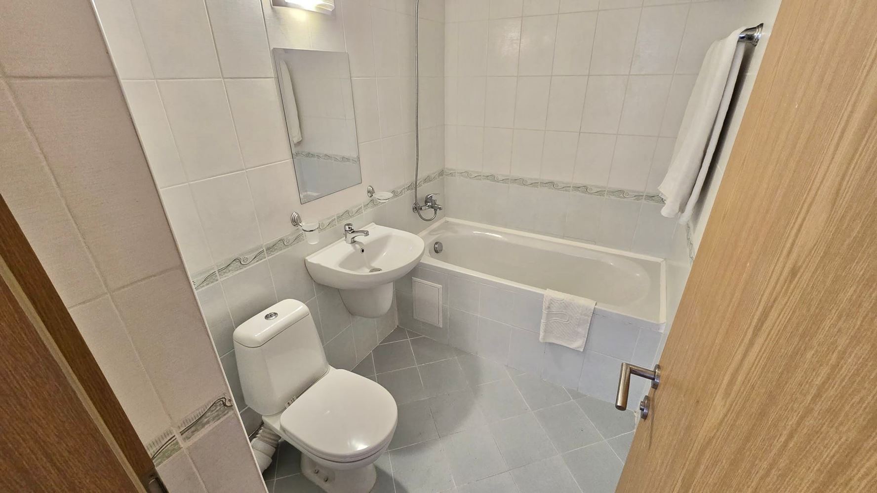 Atraktivní apartmán s jednou ložnicí a výhledem na bazén v Aheloy