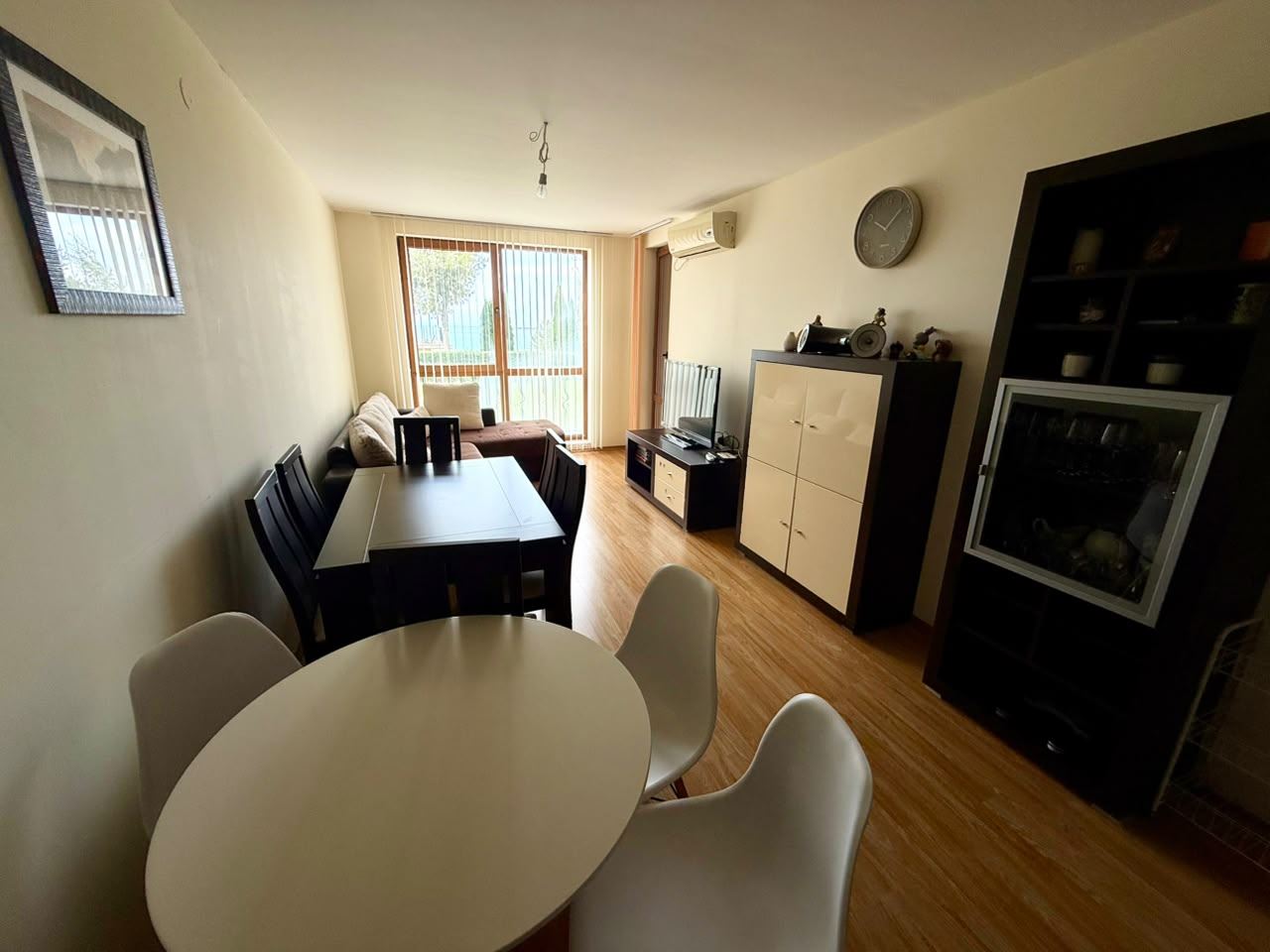 Útulný apartmán ve Sveti Vlas v přízemí – moře, hory a luxusní komplex