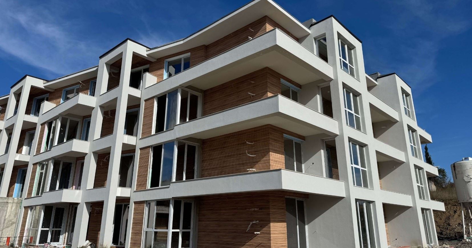 Byt s jednou ložnicí a výhledem na moře ve Sveti Vlas – bez poplatku za údržbu a s investičním potenciálem