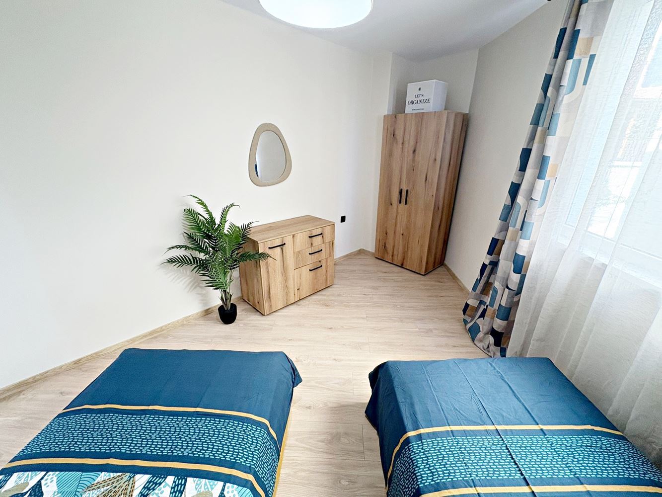 Dvě nezávislé bytové jednotky s výhledem na moře v centru Sveti Vlas – designový interiér a vlastní parkovací místo