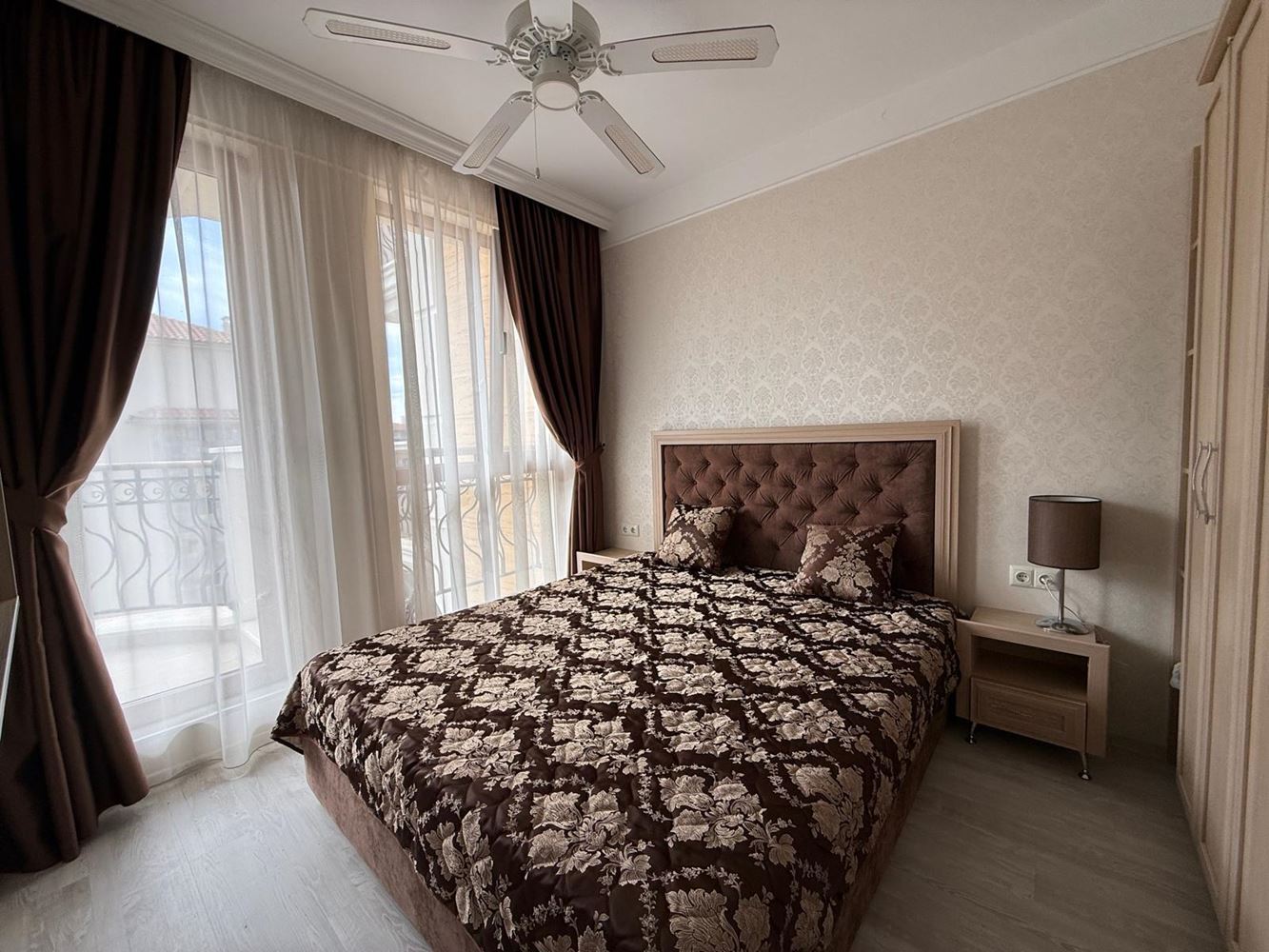 Apartmán s jednou ložnicí v luxusním komplexu ve Slunečném pobřeží s působivými bazény a odpočinkovými zónami