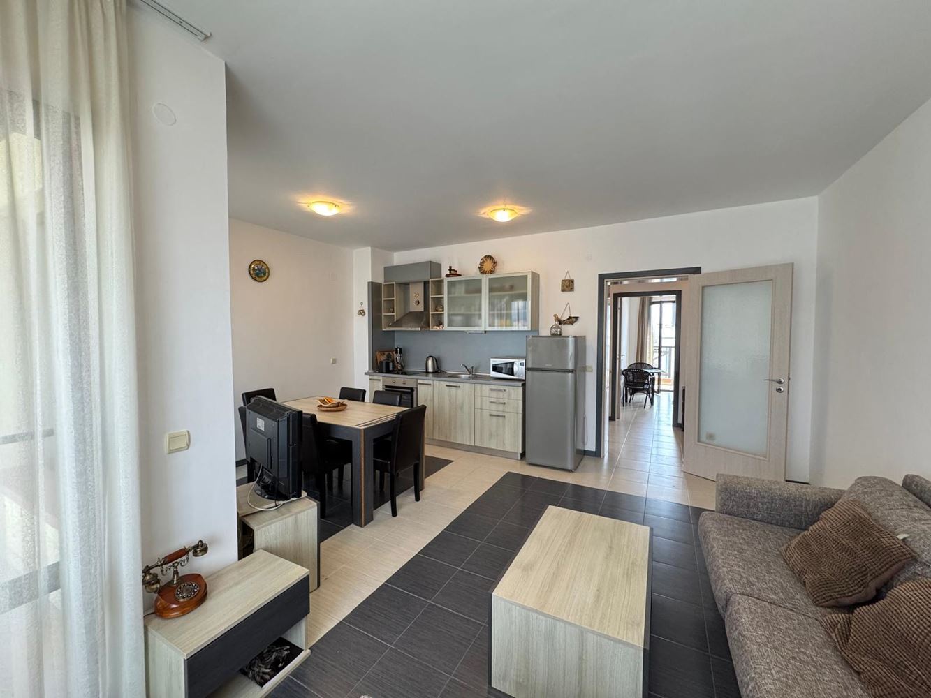 Apartmán se dvěma ložnicemi, panoramatickým výhledem na moře a soukromou pláží v prestižním komplexu v Černomorci