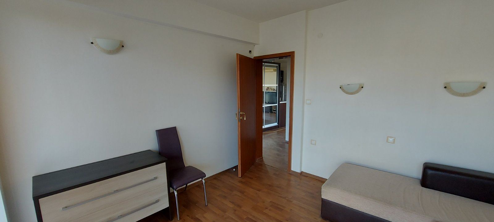 Ravda – apartmán se dvěma ložnicemi a dvěma koupelnami bez poplatku za údržbu