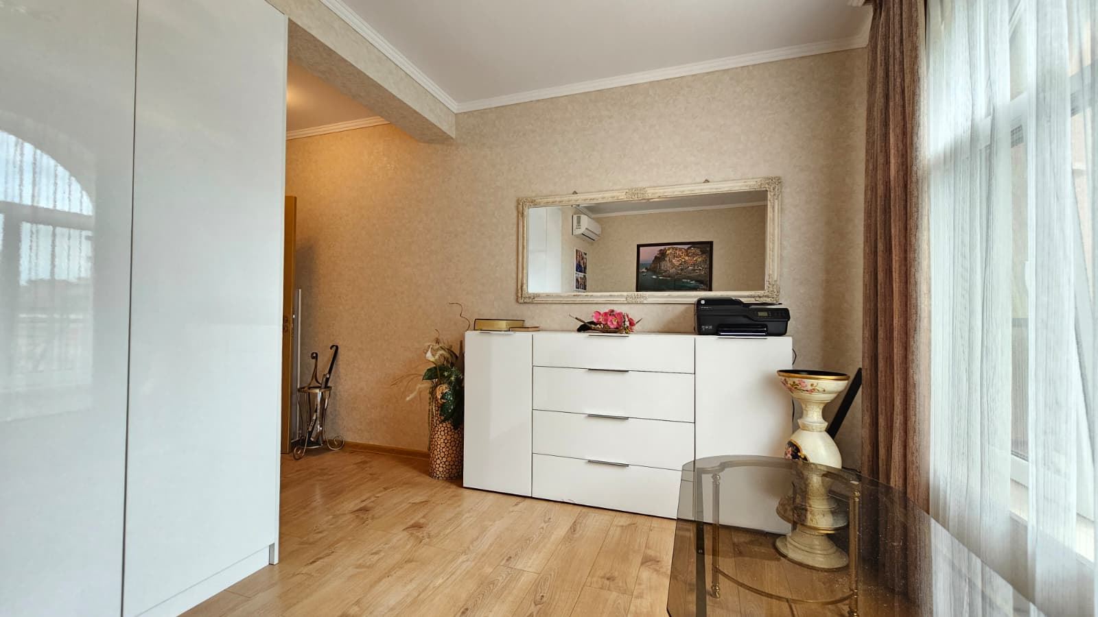 Prostorný penthouse s panoramatickou terasou a saunou v moderním rezidenčním komplexu v Slunečné pobřeží