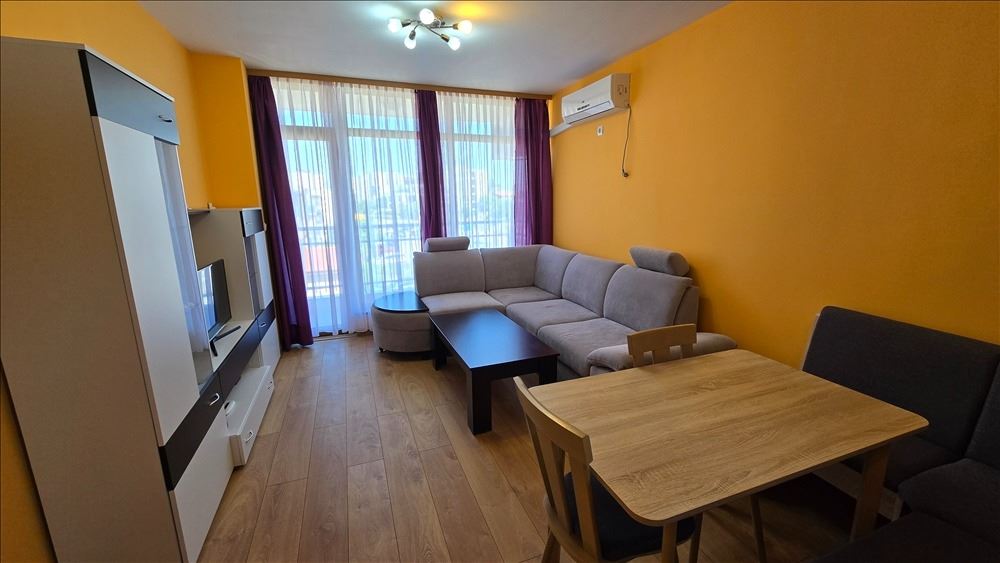 Byt s jednou ložnicí bez poplatku za údržbu v Sarafovu – po osvěžení