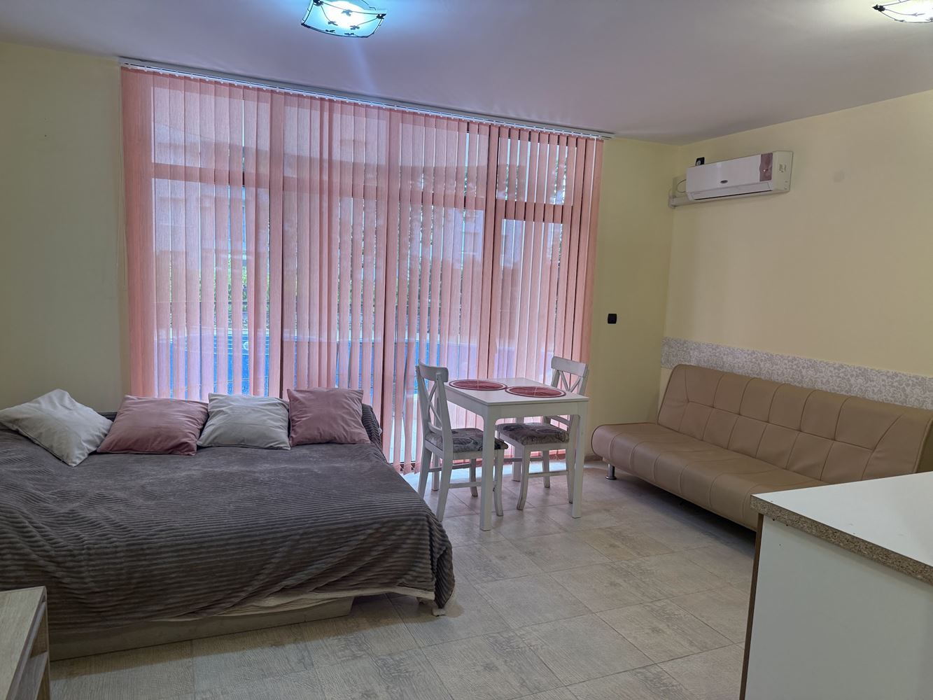 Útulné studio 500 metrů od pláže v Sunny Beach – vynikající lokalita a připravené k užívání