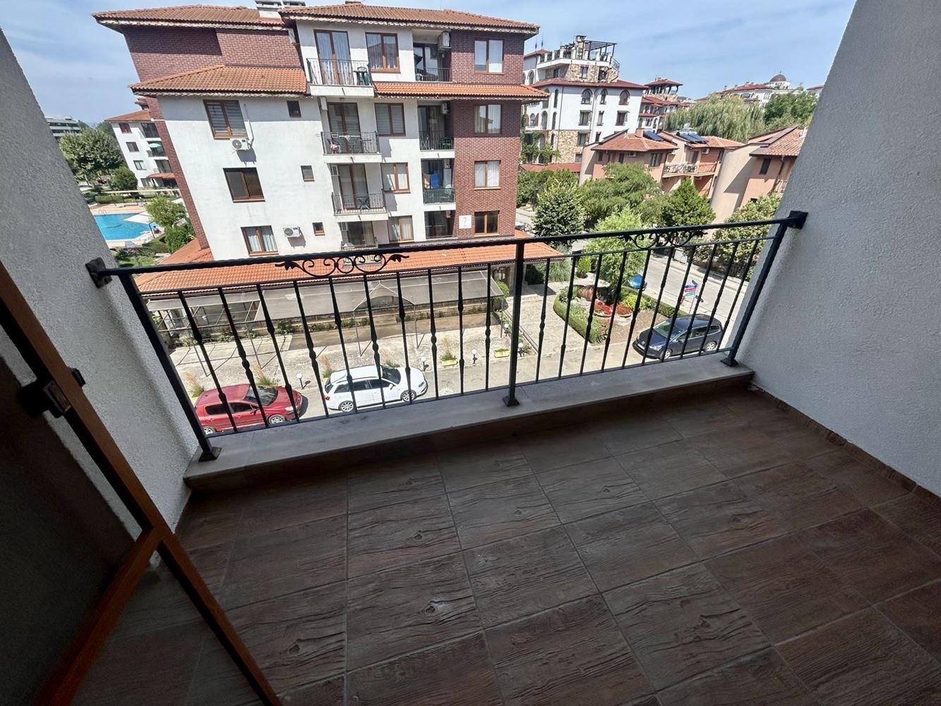Prostorný apartmán se dvěma ložnicemi v Nesebaru – dvě terasy a možnost třetí ložnice