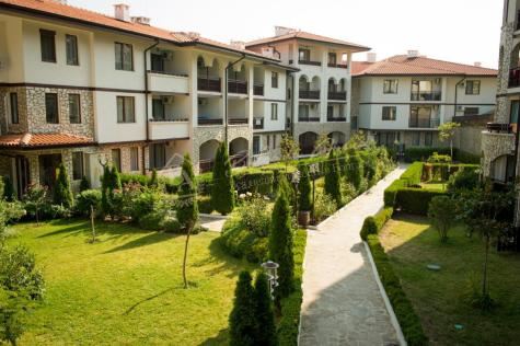 Apartmán v první linii ve Sveti Vlas – stylová nemovitost u pláže a jachetního přístavu „Marina Dinevi“