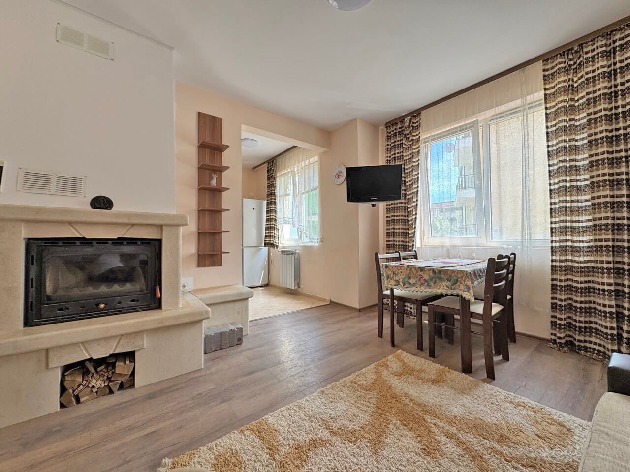 Prostorný apartmán se třemi ložnicemi pro celoroční bydlení ve čtvrti Černo More v Nesebaru