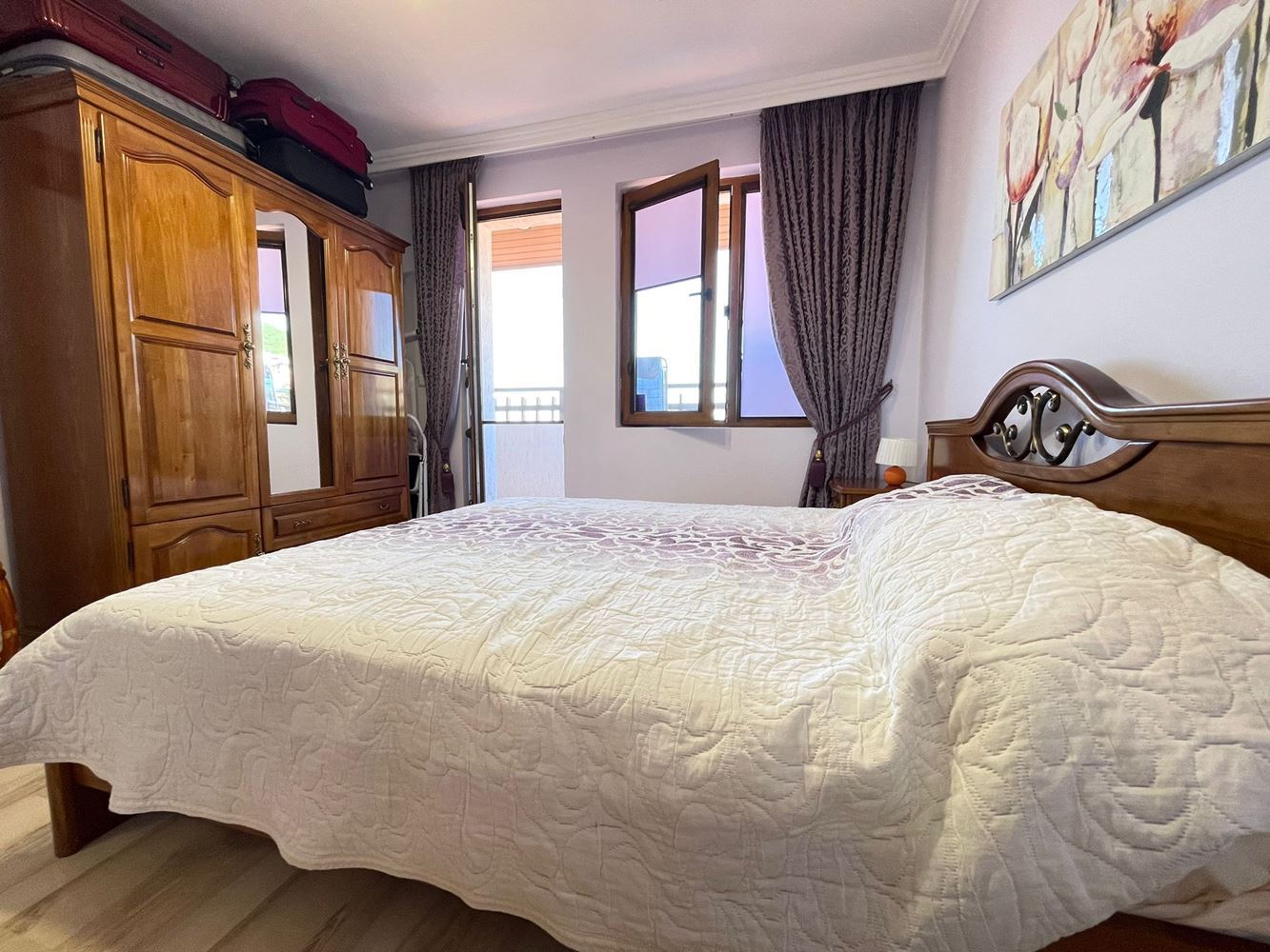 Panoramatický apartmán se třemi ložnicemi jen pár kroků od moře a jachtařského přístavu ve Sveti Vlas