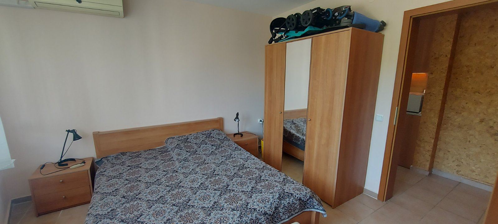 Prostorný apartmán se dvěma ložnicemi a výhledem na moře v první linii u moře – připraven k nastěhování