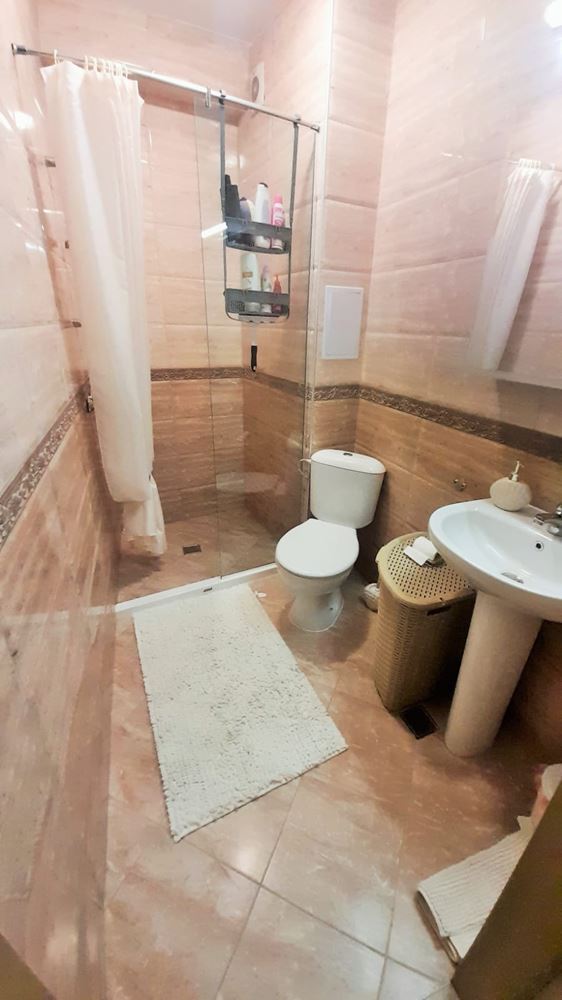 Byt s jednou ložnicí ve Slunečném pobřeží – nový komplex, stylové vybavení a klidné zelené prostředí