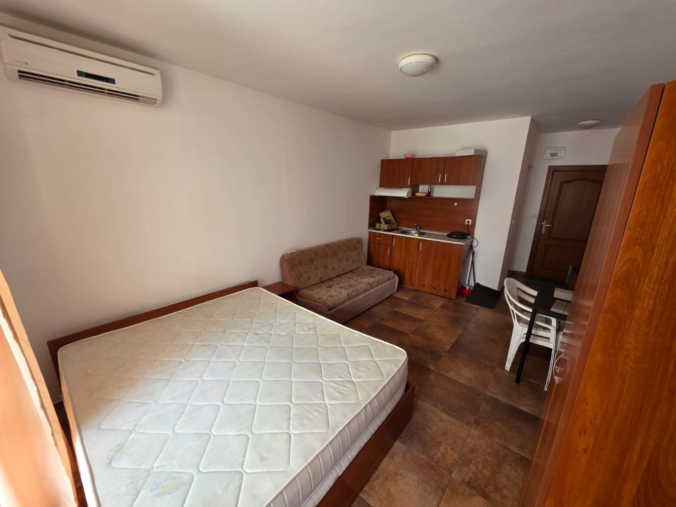 Studio v Slunečném pobřeží – moderní budova, výborná poloha a plné vybavení pro rekreaci i investici