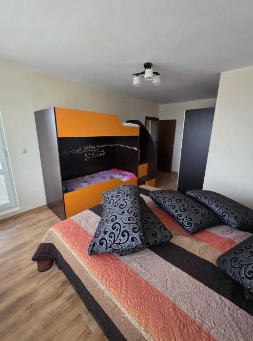 Prostorný apartmán se dvěma ložnicemi a výhledem na moře v Ravdě