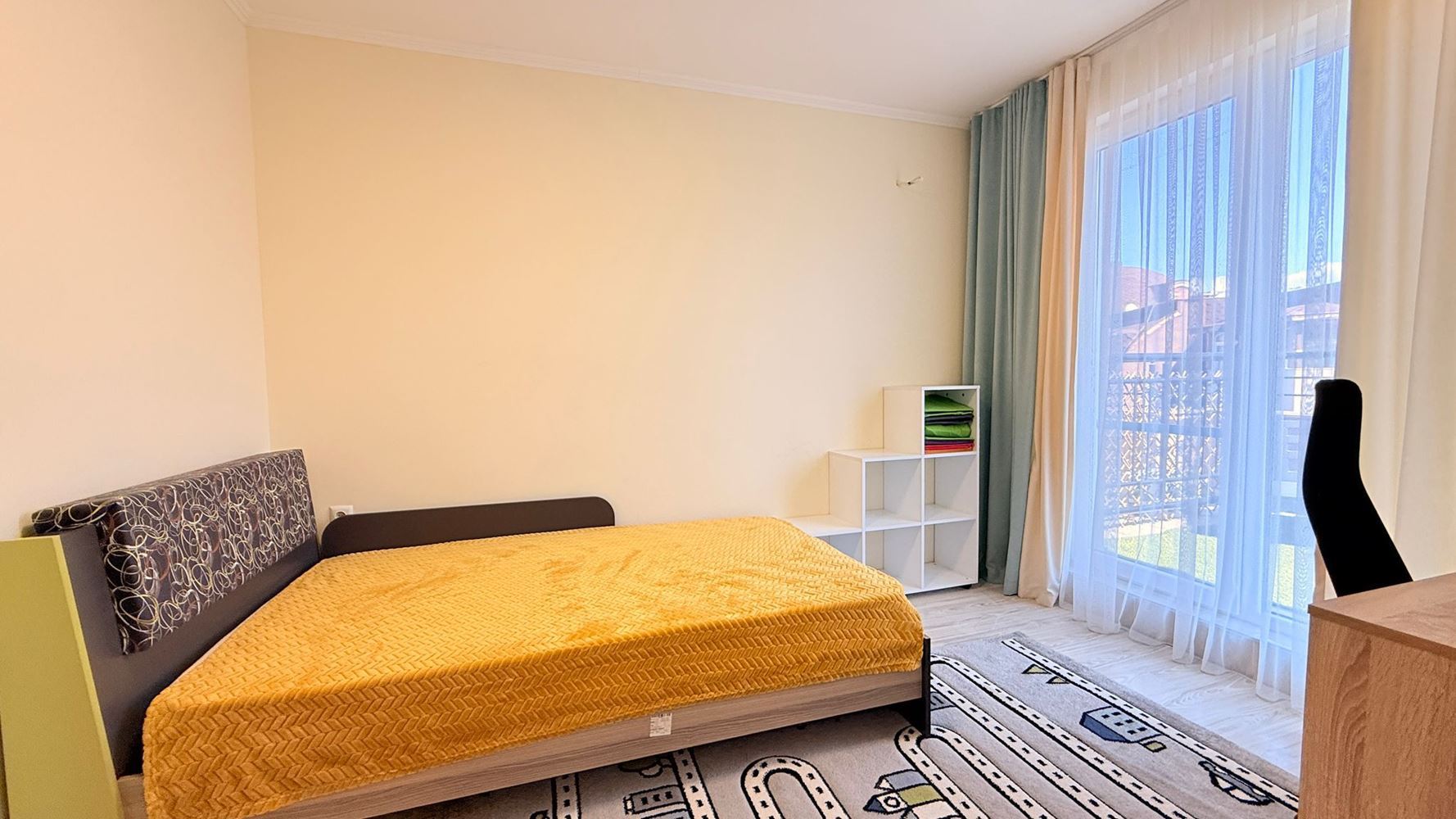 Luxusní mezonet se třemi ložnicemi v srdci Slunečného Pobřeží – prostor, styl a komfort na dvou úrovních