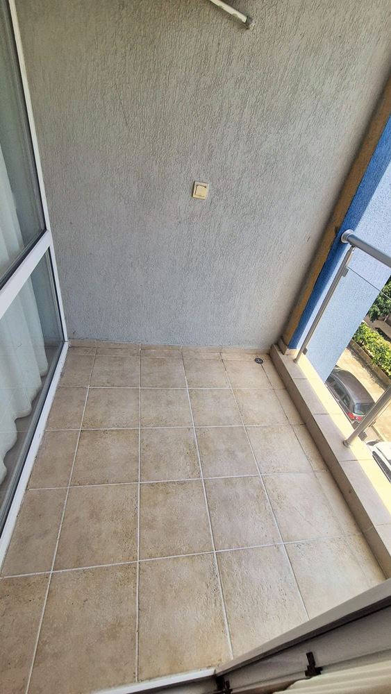 Stylový apartmán s jednou ložnicí a novým zařízením v oblasti Cocoa Beach – připravený k nastěhování