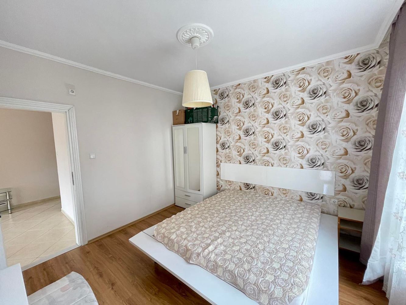 Útulný apartmán s jednou ložnicí a výhledem na bazén v klidném komplexu ve Slunečném pobřeží