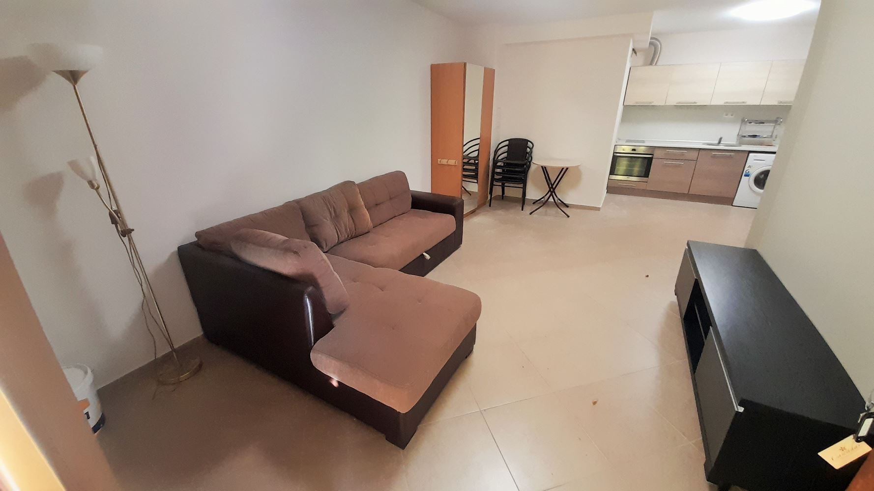 Prostorný apartmán s jednou ložnicí ve Slunečném pobřeží – pohodlí, zeleň a skvělé podmínky pro dovolenou
