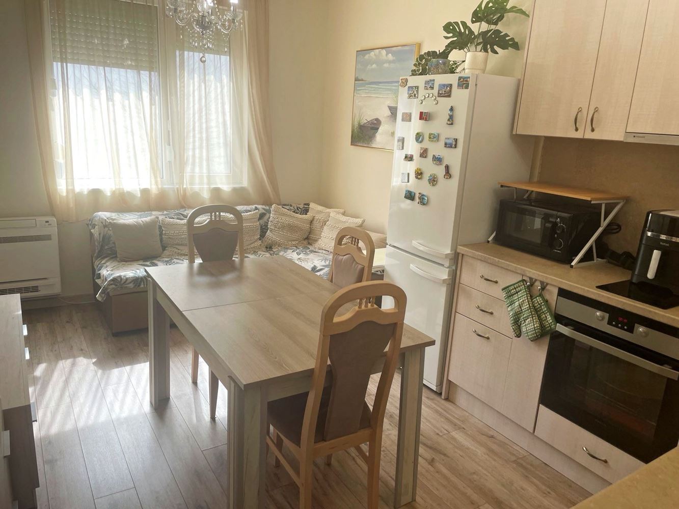 Moderní apartmán se dvěma ložnicemi na Slunečném pobřeží – komfort, lokalita a skvělá infrastruktura