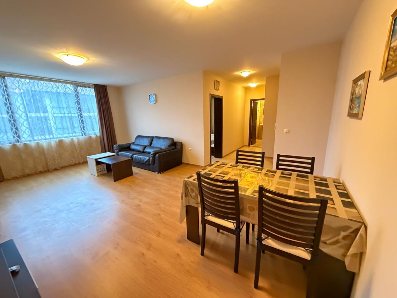 Prostorný třípokojový apartmán v Nesebaru – plně zařízený, v klidné a rychle se rozvíjející oblasti u moře