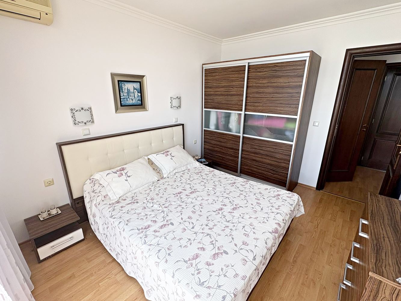 Luxusní apartmán s jednou ložnicí s panoramatickým výhledem na moře v první linii ve Sveti Vlas