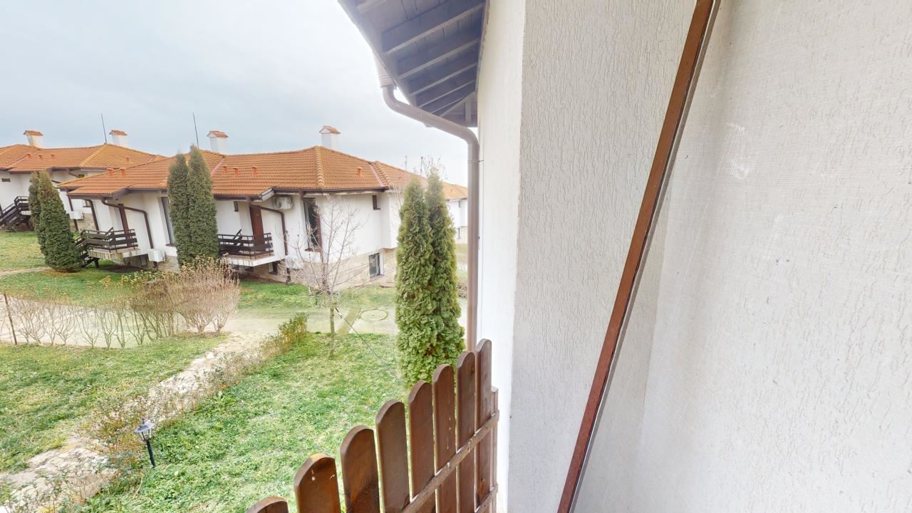 Prostorný byt se dvěma ložnicemi v blízkosti Slunečného pobřeží – moderní komfort a SPA vybavení po celý rok
