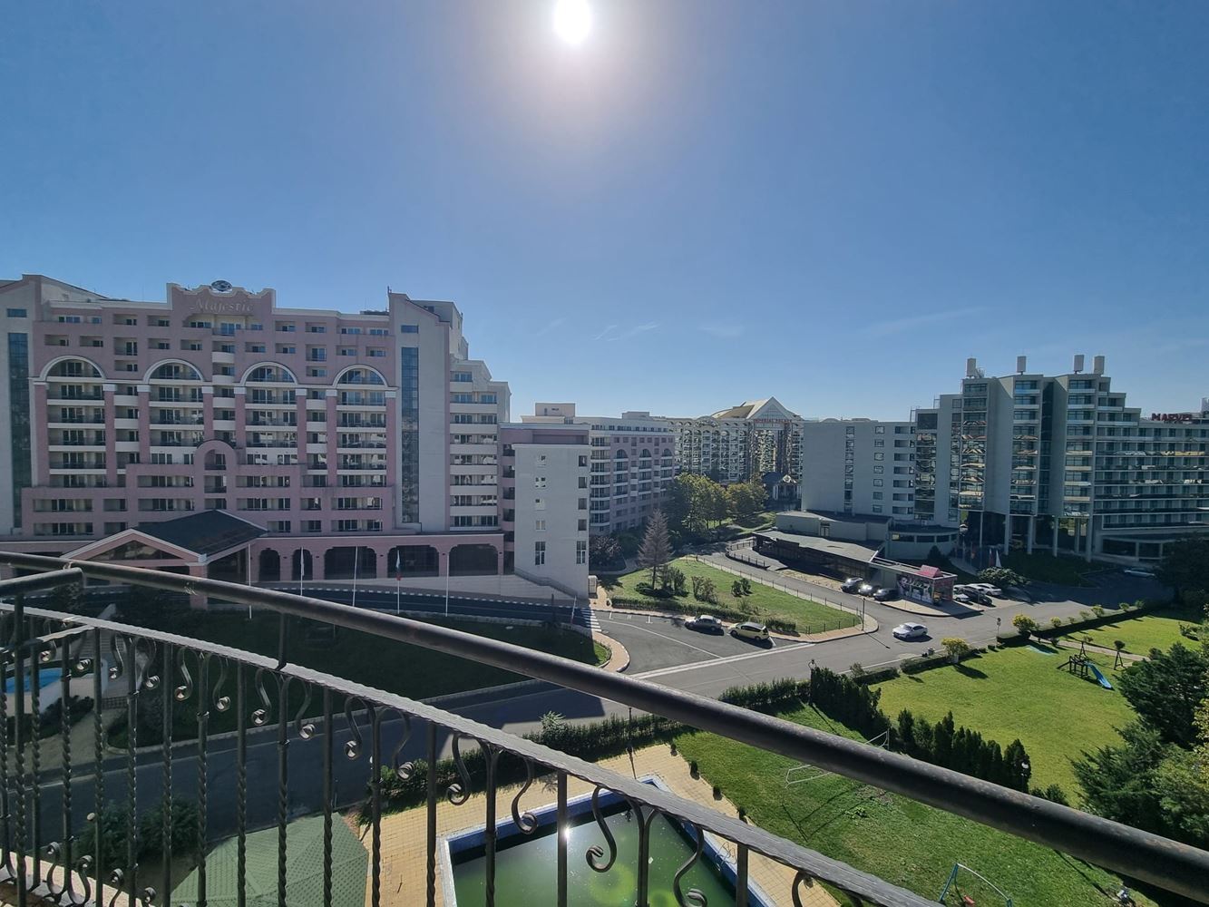 Prostorný apartmán s jednou ložnicí 200 metrů od pláže na Slunečném pobřeží