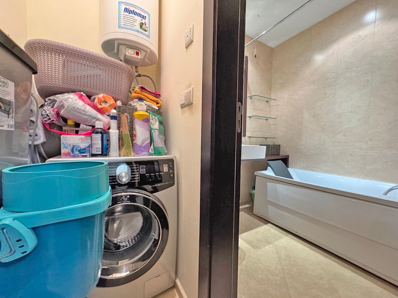 Elegantní apartmán s jednou ložnicí na první linii u moře ve Sveti Vlas s přímým vstupem do zahrady a k bazénu
