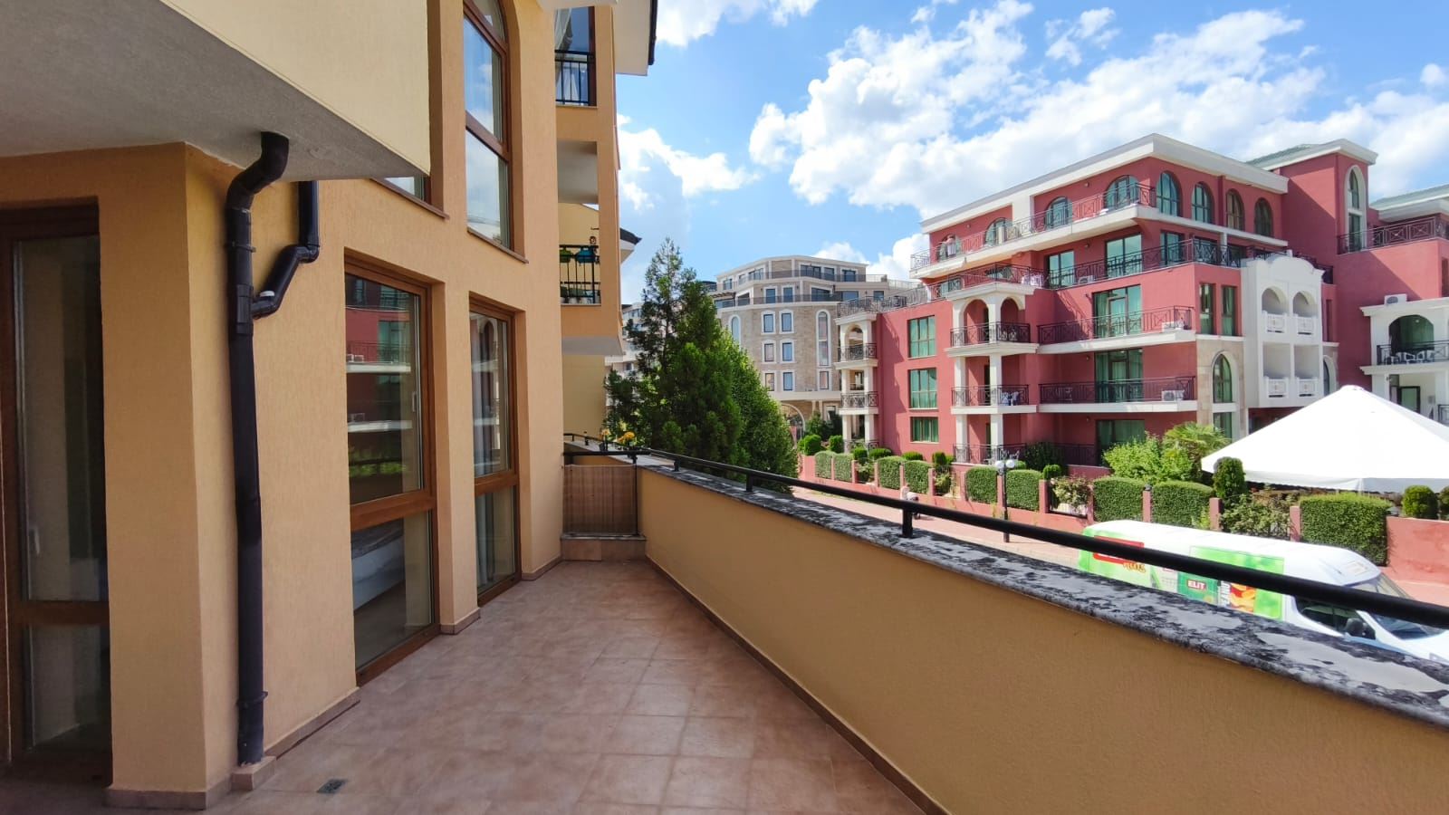 Prostorný apartmán se dvěma ložnicemi a výhledem na moře ve Sveti Vlas, 200 metrů od pláže