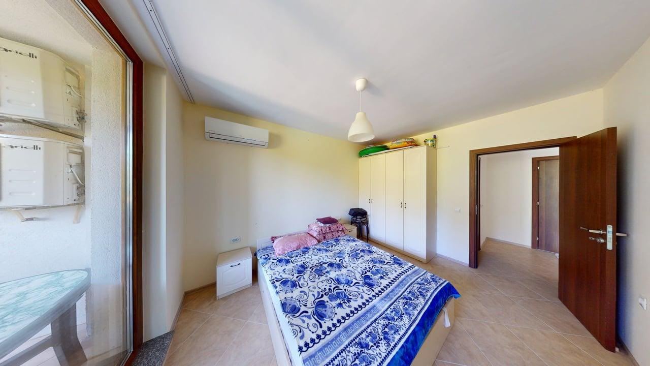 Apartmán s jednou ložnicí v prestižním komplexu u Sozopolu – komfort, klid a vynikající investice