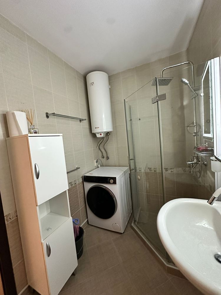 Prostorný apartmán s jednou ložnicí v Pomorie – skvělý základ pro Váš nový domov