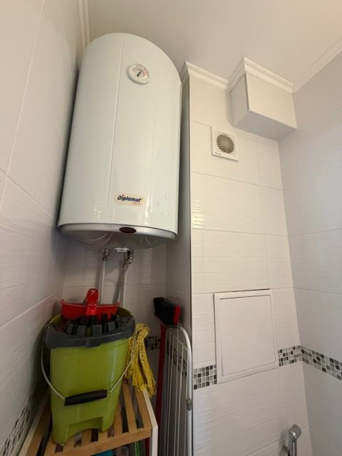 Prostorný apartmán se 2 ložnicemi v první linii u moře s čelním panoramatickým výhledem na moře