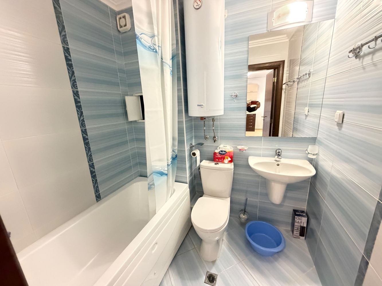 Apartmán v první linii u moře s přímým přístupem na pláž ve Sveti Vlas – vlastní zahrádka u apartmánu