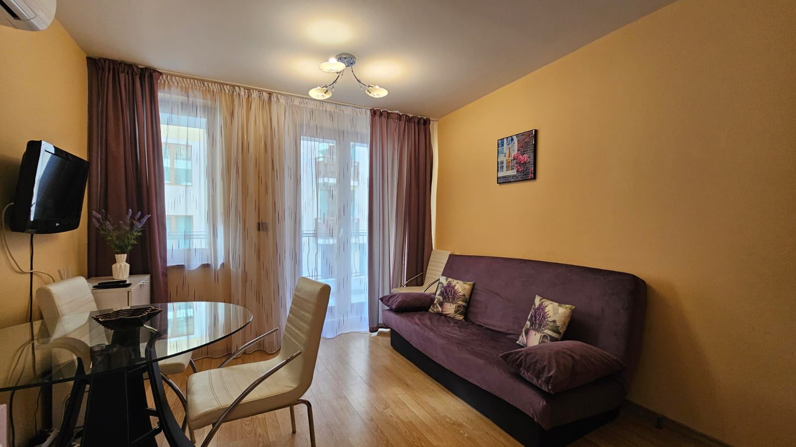Útulný a stylově zařízený apartmán s jednou ložnicí a částečným výhledem na moře