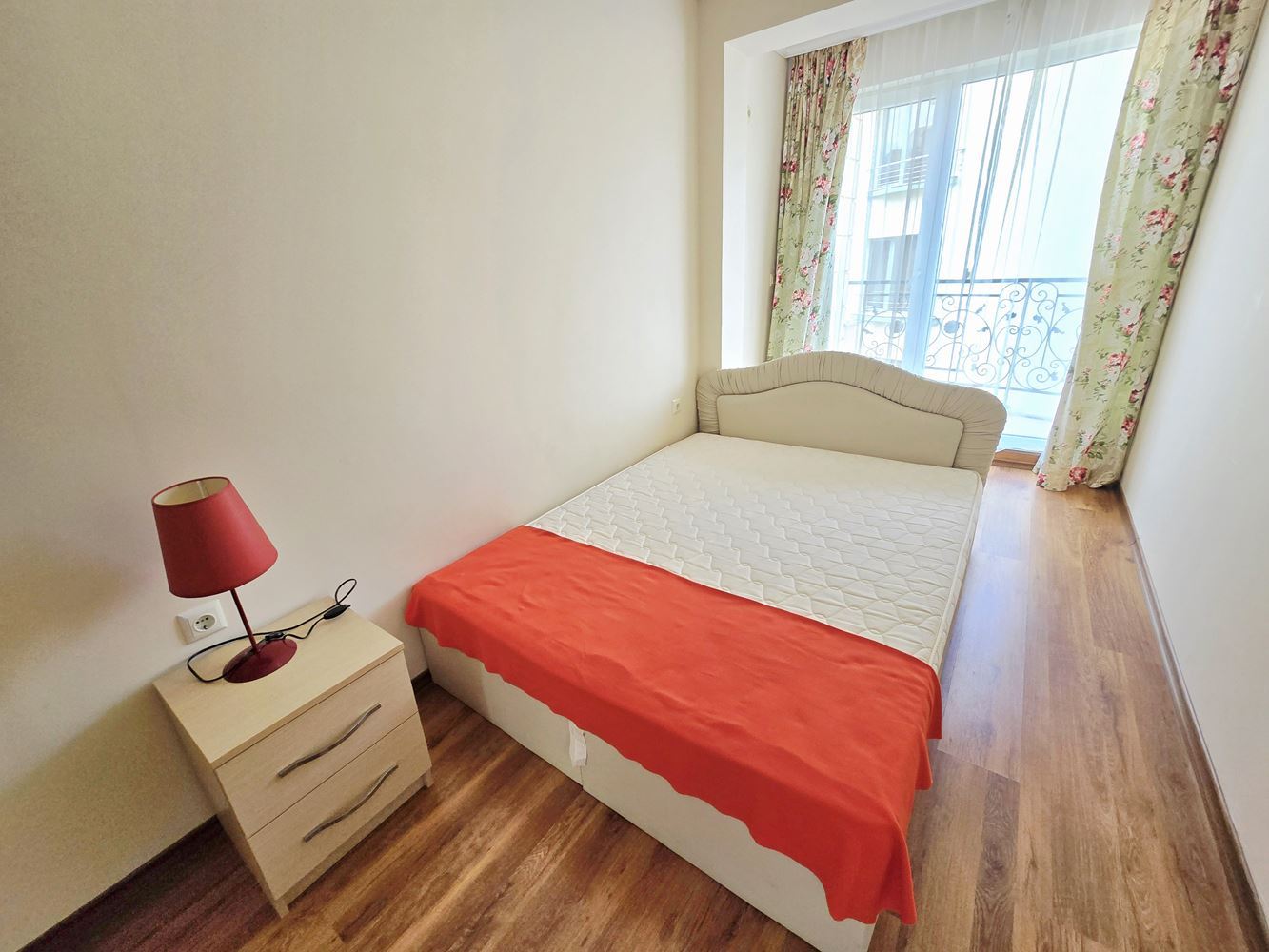 Moderní apartmán s jednou ložnicí v Slunečném pobřeží – nová rekonstrukce, skvělá investice a připravený k nastěhování