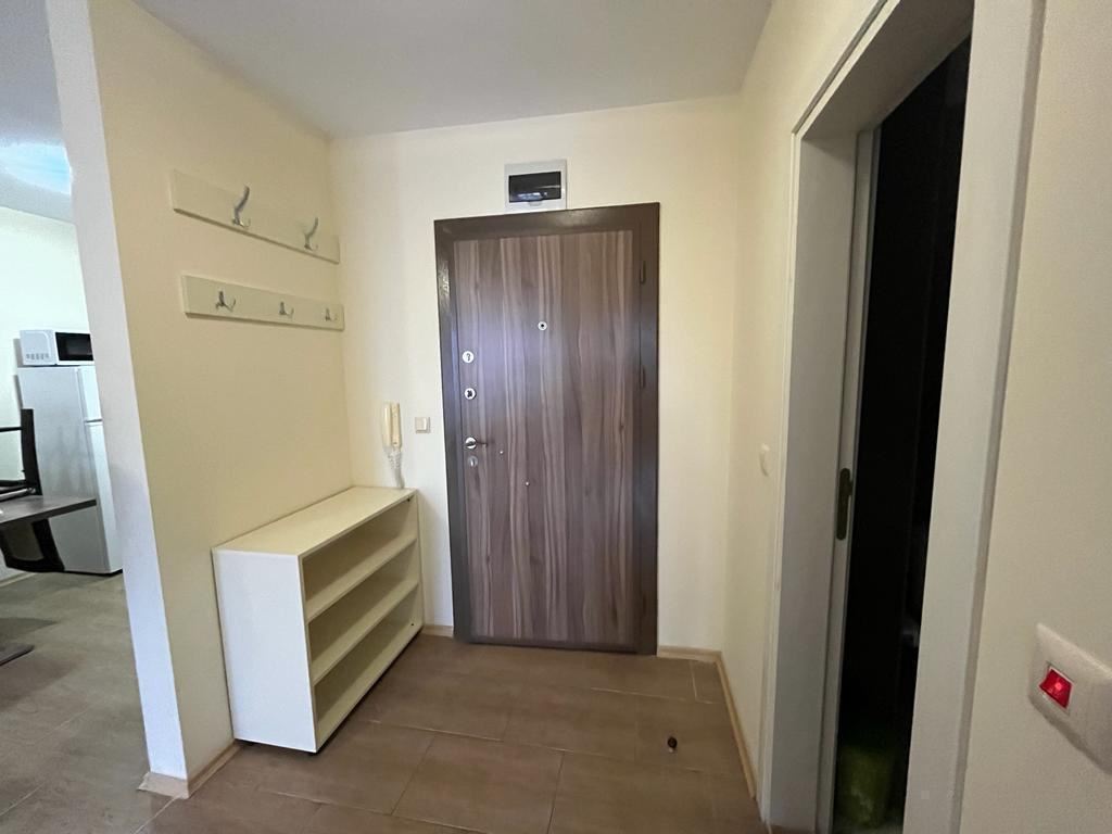 Prostorný apartmán s jednou ložnicí na první linii v malebné Ravdě
