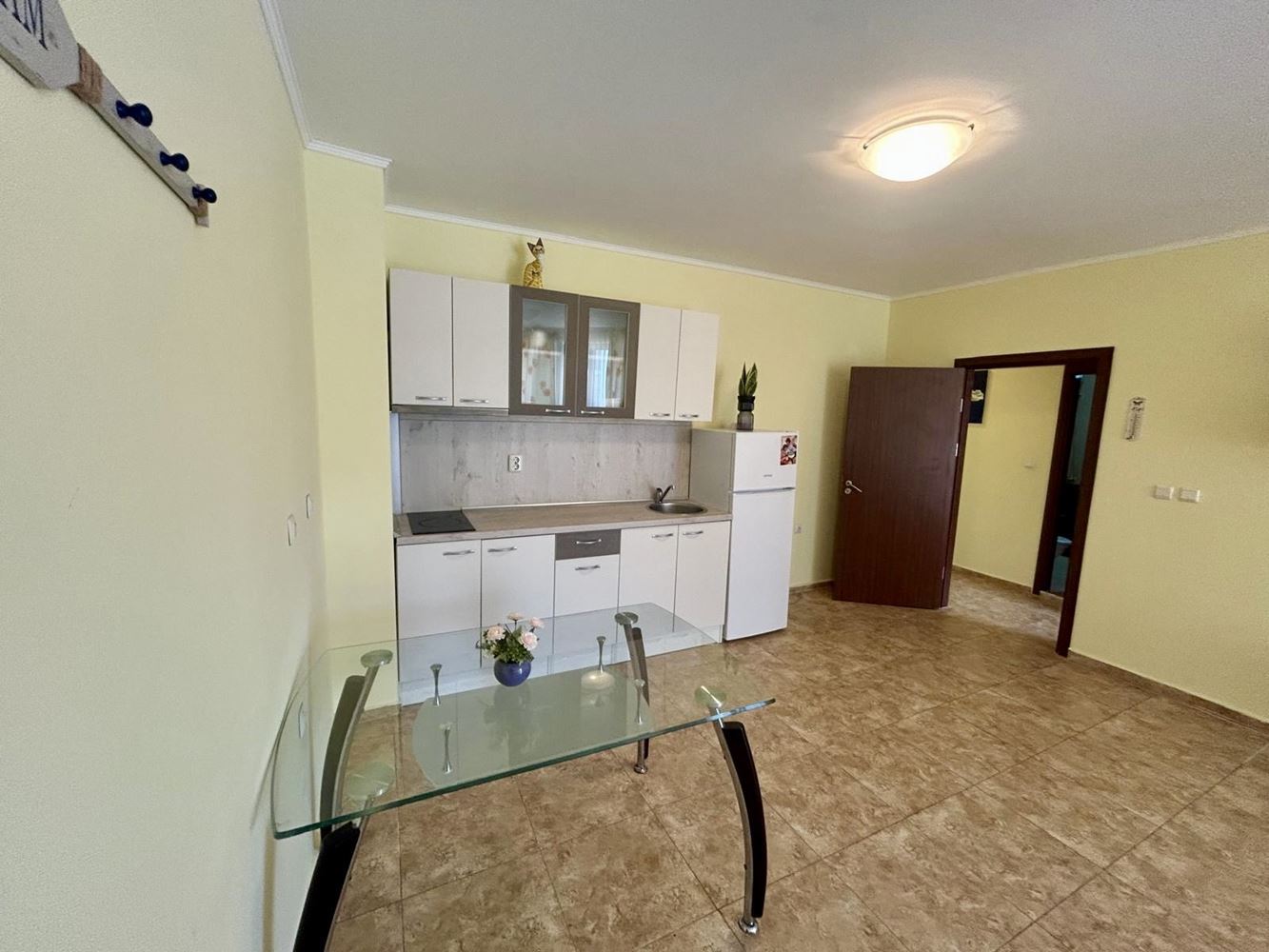 Prostorný apartmán se dvěma ložnicemi a výhledem na bazén v Nesebaru