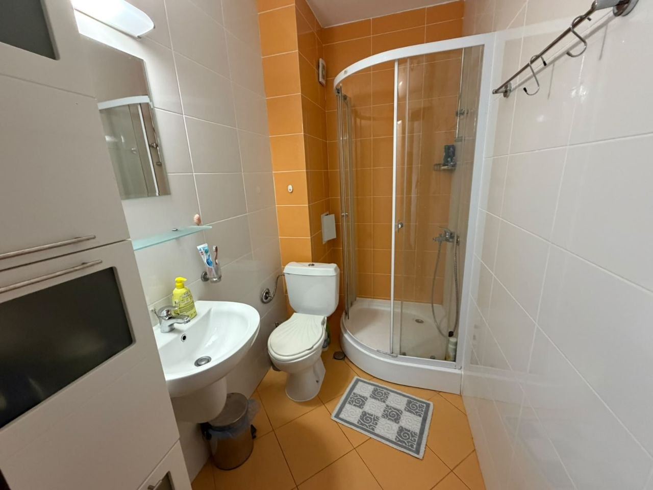 Stylový apartmán s jednou ložnicí a výhledem na moře v prestižním komplexu ve Sveti Vlas – ideální pro odpočinek a investici