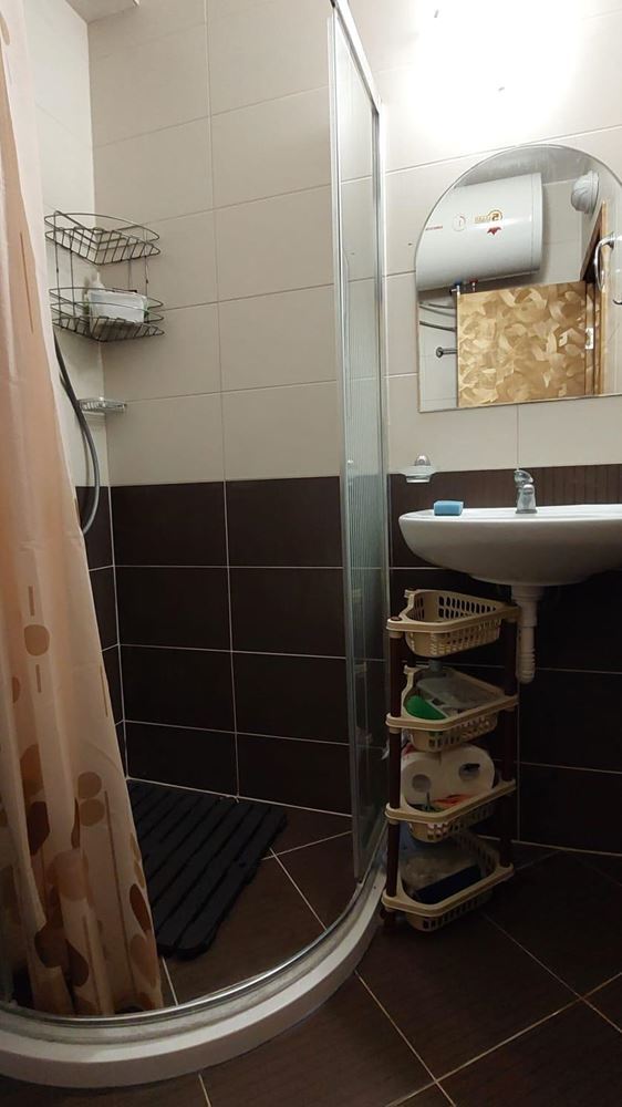 Zařízené studio ve Starém Městě Pomorie – 100 m od moře, s velkým zaskleným balkonem a výbornou polohou