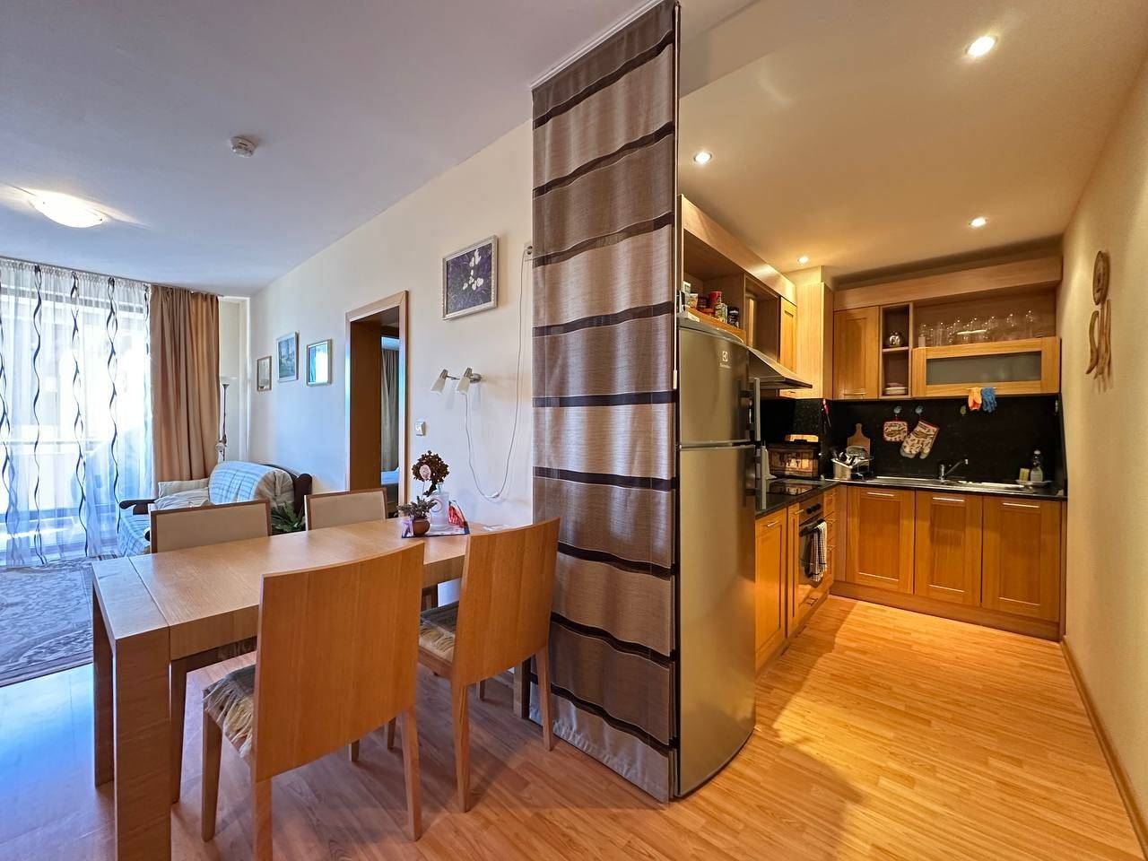 Sveti Vlas – plně zařízený apartmán v první linii s privátní pláží a atmosférou moře