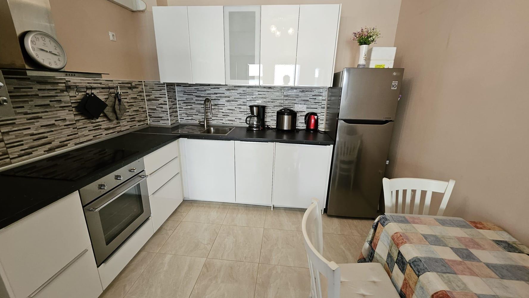 Přímořská pohoda v Nesebaru – apartmán s jednou ložnicí jen pár kroků od pláže bez poplatku za údržbu