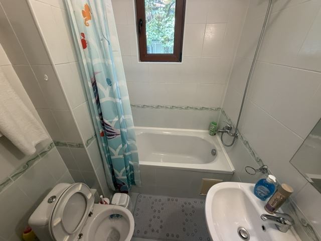 Komfort a klid u moře – prostorný apartmán s jednou ložnicí v Aheloy