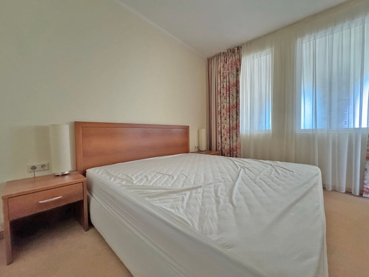 Exkluzivní apartmán s jednou ložnicí v první linii u moře v Pomorie – luxus, prestiž a investice s okamžitou návratností