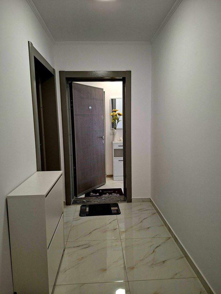 Stylový dvoupokojový apartmán s nízkým poplatkem za údržbu ve Slunečném pobřeží – komfort, bezpečí a skvělá investice u moře