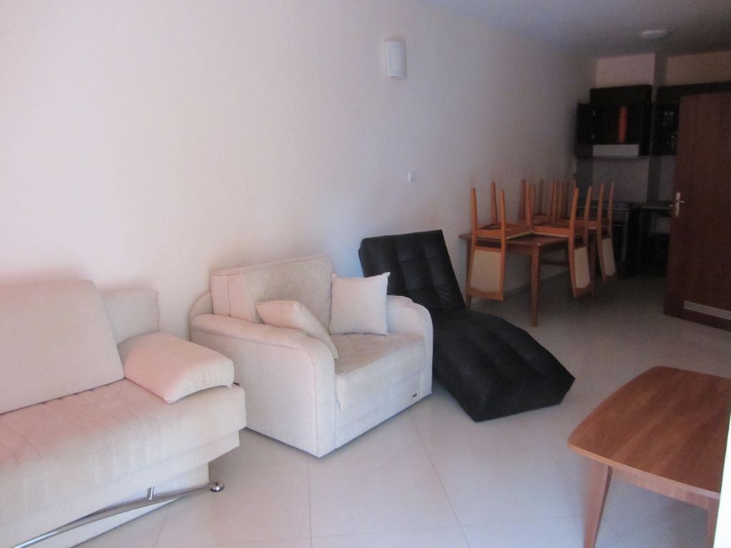První linie k pláži Butamyata! Zařízený apartmán s jednou ložnicí a částečným výhledem na moře v Sinemorec