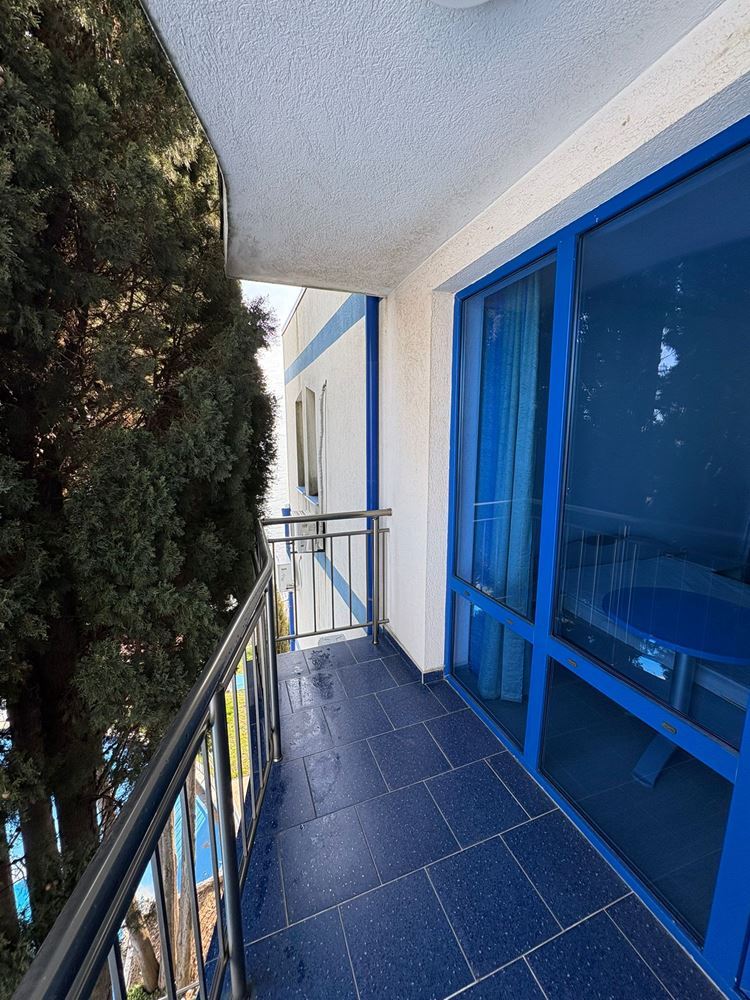 Prostorný dvoupokojový apartmán na první linii moře v Pomorie