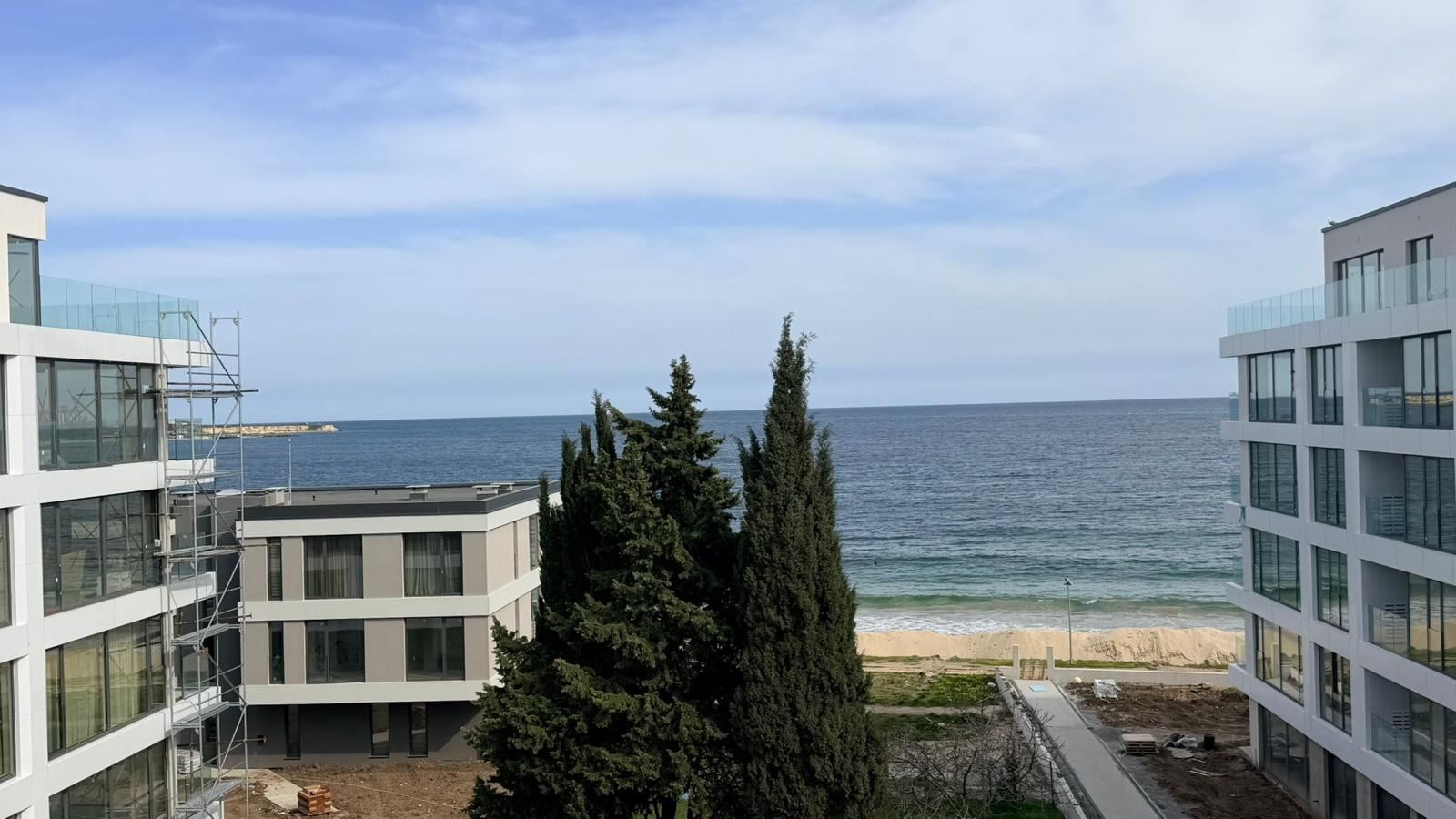 Apartmán s jednou ložnicí s přímým panoramatickým výhledem na moře v Ravdě – prvotřídní komfort a výhled z každého obytného pokoje