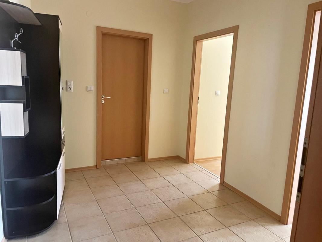 Prostorný apartmán s jednou ložnicí v top lokalitě v srdci Slunečného pobřeží